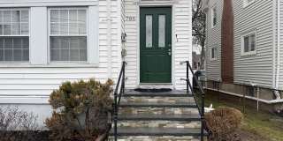 786 Farmington Avenue Gallery 2