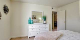 Summer Entrada Apartments Gallery 16