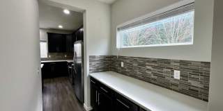 Spacious 4-Bedroom Home with Balcony and Fenced Yard in Marysville Gallery 8