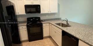 585 NW 11th Ave Gallery 7