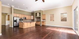 Gorgeous Single Story in a Golf Course Gallery 8