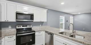 Fully Remodeled & Spacious 4 Bedroom Home - Don't miss it! Gallery 10