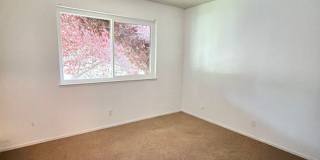 **MOVE-IN SPECIAL** 2-Story Condo With Lots of Character! Gallery 14