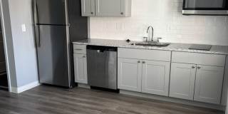 1910 South Pine Street Gallery 1