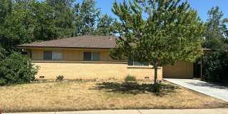 Spacious 3 Bedroom House with Attached Garage and Large Yard! Gallery 34