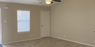 117 N Glenwood Drive Gallery 4