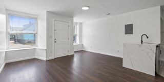 700 4Th Ave Gallery 1