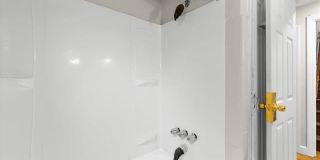 11110 Wayburn Street Gallery 12
