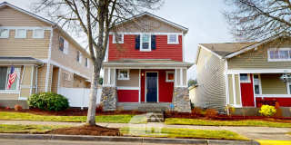 Beautifully renovated 3/2.5 home in the Edgewater Park neighborhood of Lacey! Gallery 1
