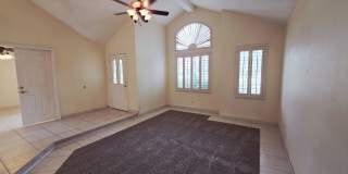 Single Story Home w/Pool in The Lakes! Gallery 11