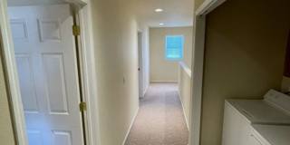 2 Bedroom 1 1/2 Bathroom - Close to Campus - Centrally Located Gallery 29