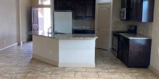 Beautiful Home with a Den Gallery 4