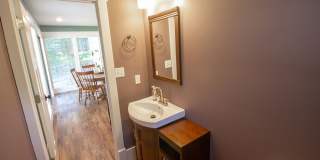 Modern 4bd Home - Fully Furnished Utilities Included Gallery 14
