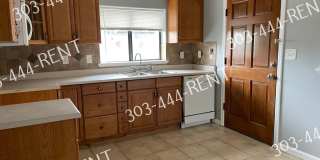Perfect location for a 2 bedroom-1 bathroom house! Gallery 8