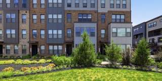 Modern 2BR/2.5BA Townhome in Ashburn Gallery 1