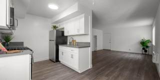 Sunset Square Gallery 17