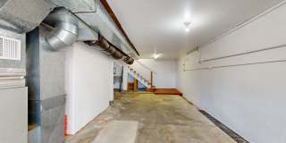 713 N Broadway St Gallery 32