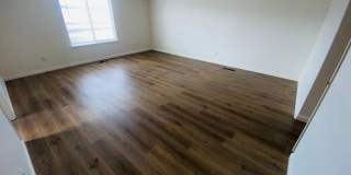 Gorgeous Remodeled Spacious 4 bedroom Gallery 38