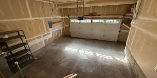 Large 6-Bedroom Home with a Fenced Yard, Pet Friendly! Gallery 24