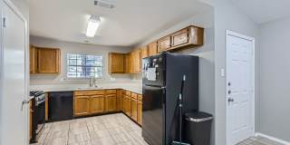 Charming 3/2/2 with Private Fenced Backyard! Gallery 9