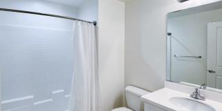 Beautiful  2Bd 2 Ba in Luxury Community Gallery 14