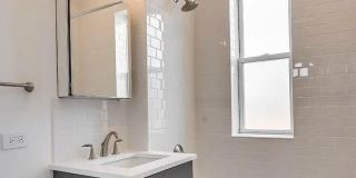 2060 N Damen Ave Gallery 6