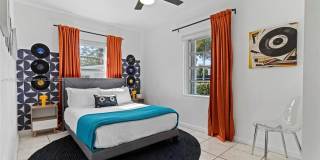 260 NE 45th St Gallery 19