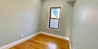 Bright  Modern 4th Floor Penthouse with Private Roof Deck – 2 Bed | 1 Bath | 840 Sq Ft Gallery 5