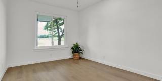 2910 W Crawford Street Gallery 19