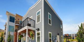 Violet on Broadway Apartment Homes Gallery 2