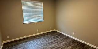 Del Valle -   SFH    ( 2 wks free rent w/ lease thru 5/31/27  w/ qualified app ) Gallery 16