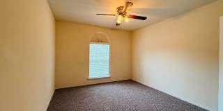 Location is Everything!!! SO Much Space!!! Gallery 27