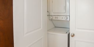 3054-58 N Greenview / 1507-11 W Barry Gallery 14