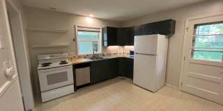 The Little Bungalow of Your Dreams Near East Bay! 2BR / 1BA Long-Term Rental Gallery 7
