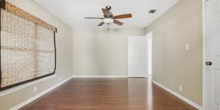 Charming 4-Bedroom Home with Spacious Living Areas in Convenient Location Gallery 25