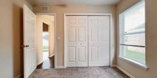 Spacious Three-Bedroom Home in Savannah Estates Gallery 16