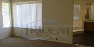 Large 4 bedroom, 3 bath house located on a large lot Gallery 15