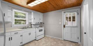 Family Friendly 2-bedroom Home Gallery 4