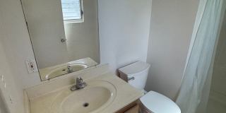 Large 2/2 Waikiki Condo with Parking, Lanai, A/C & W/D in unit! Gallery 9