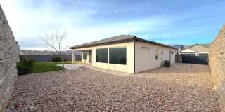 60 740 North Gallery 23