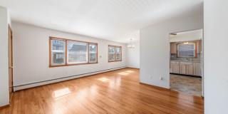 Large 3 Bedroom Apt + Private Office Space Gallery 1