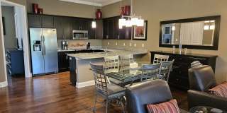 Seasonal Short-Term 2 Bedroom, 2.5 Bath Multi-Level Condo with Balcony and Patio located on Venice Island! Gallery 14