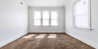 11250 S. Indiana Ave Gallery 13