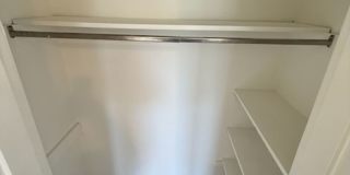*DREAM LOCATION* 6BR Completely Renovated Duplex Gallery 40
