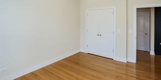 1919-31 W Winona Gallery 18