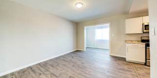 Stunning 3 bedroom home in Brookline available July 1! Gallery 15