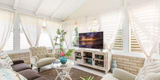 2bd/2ba Home w/Private Pool, Upscale decor, & Near Kahala Beach. Kahala Cottage Gallery 2