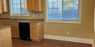 (919) Triplex Townhome - 2 Bed / 2.5 Bath w/Bonus Room Gallery 8