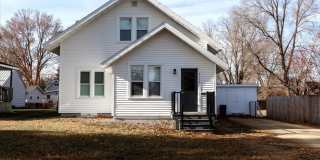 Single Family Home - 4+ Bedroom | 2 Bath Gallery 1