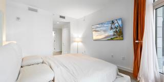 15 Morris Avenue Gallery 16